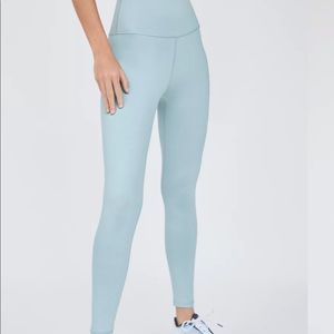 Aritzia TnaButter Atmosphere leggings